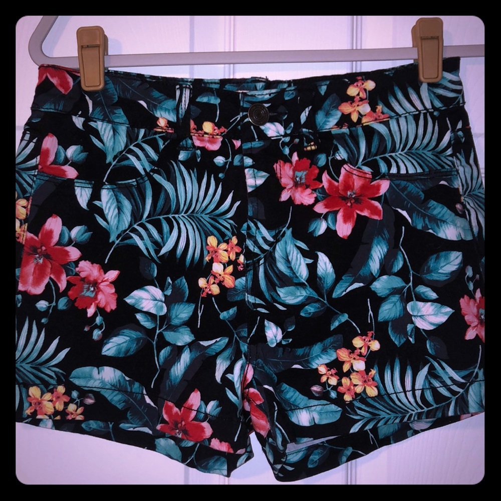 Floral shorts (juniors)
